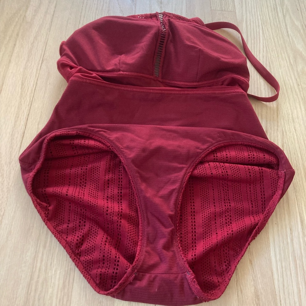 Afriel & Tabbris Elegant Burgundy Open Back One Piece Swimsuit Coquette Lace Fun - Picture 4 of 4